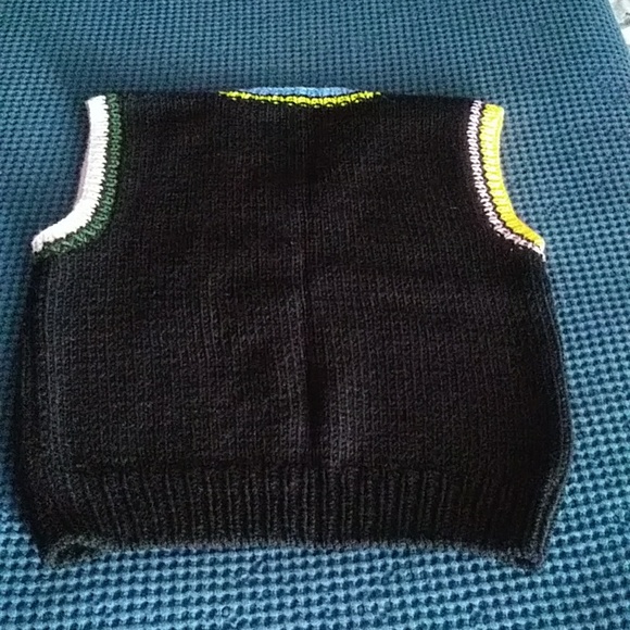 Beautiful hand made tank top size small - Picture 4 of 4